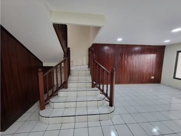 CASA HOLANDA, FRACC. LOS LAURELES ( la luneta ) ZAMORA MICHOACAN