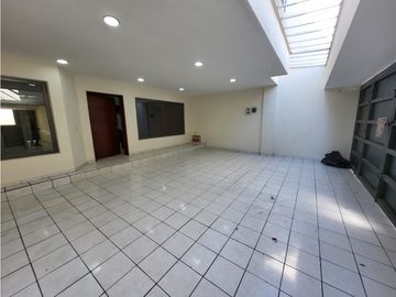 CASA HOLANDA, FRACC. LOS LAURELES ( la luneta ) ZAMORA MICHOACAN