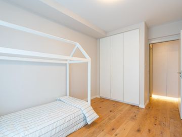Departamento en  venta, piso exclusivo de 3 dormitorios, Piso 1 con patio, Moreno 500 en Zona Rio