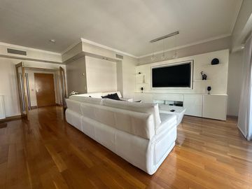 Hermoso departamento de 5 ambientes con dependencia en Caballito