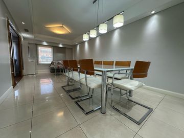 Hermoso departamento de 5 ambientes con dependencia en Caballito