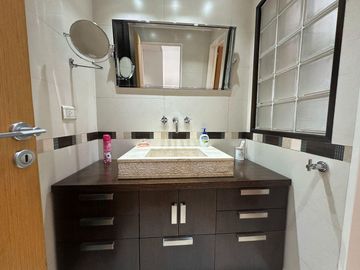 Hermoso departamento de 5 ambientes con dependencia en Caballito