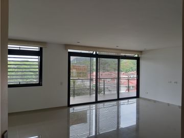 B604 Palos de Caña