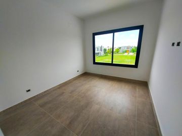 Casa en venta - 4 Dormitorios 3 Baños - 784Mts2 - Escobar