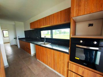 Casa en venta - 4 Dormitorios 3 Baños - 784Mts2 - Escobar