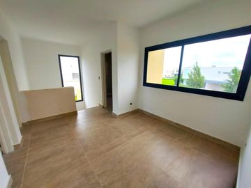 Casa en venta - 4 Dormitorios 3 Baños - 784Mts2 - Escobar