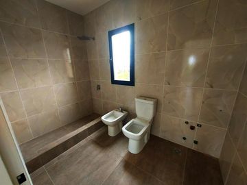 Casa en venta - 4 Dormitorios 3 Baños - 784Mts2 - Escobar