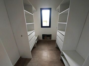 Casa en venta - 4 Dormitorios 3 Baños - 784Mts2 - Escobar