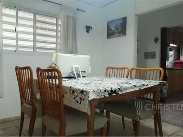 Departamento al frente en planta baja con 2 dormitorios y patio tendedero ciudad de Santa Fe