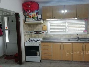 Departamento al frente en planta baja con 2 dormitorios y patio tendedero ciudad de Santa Fe