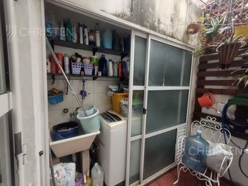 Departamento al frente en planta baja con 2 dormitorios y patio tendedero ciudad de Santa Fe
