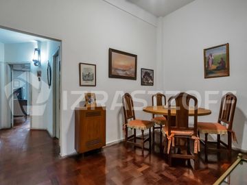 Venta Recoleta departamento luminoso de 3 ambientes