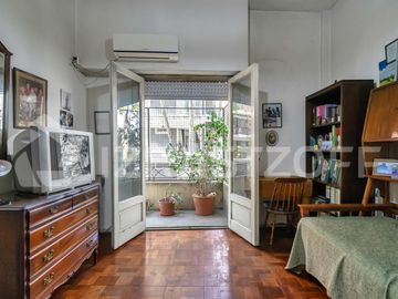 Venta Recoleta departamento luminoso de 3 ambientes