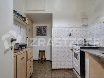 Venta Recoleta departamento luminoso de 3 ambientes