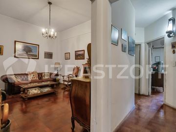Venta Recoleta departamento luminoso de 3 ambientes
