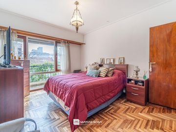 Venta - Casa 4 ambientes con parque y quincho - Zona Chauvin
