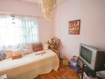 Departamento de 4 ambientes en venta, en San Isidro.