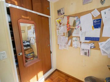 Departamento de 4 ambientes en venta, en San Isidro.