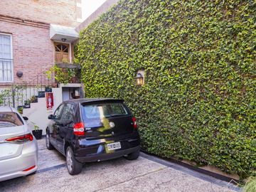 Departamento de 4 ambientes en venta, en San Isidro.