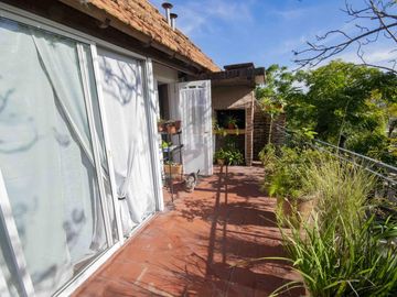 Departamento de 4 ambientes en venta, en San Isidro.