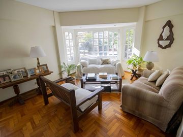 Departamento de 4 ambientes en venta, en San Isidro.