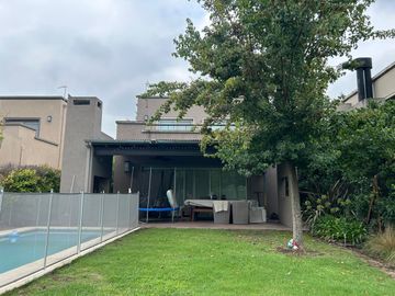Venta Casa Estancias del Pilar, Barrio Estancias del Río, Town House Casas del Lago