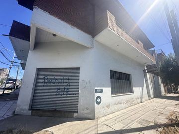 VENTA GALPÓN CON LOCAL Y OFICINA PIÑEYRO AVELLANEDA