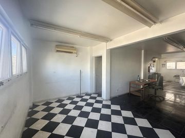 VENTA GALPÓN CON LOCAL Y OFICINA PIÑEYRO AVELLANEDA