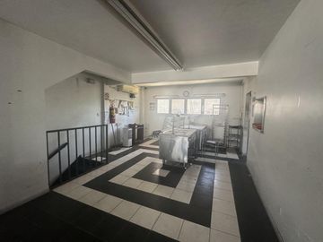 VENTA GALPÓN CON LOCAL Y OFICINA PIÑEYRO AVELLANEDA
