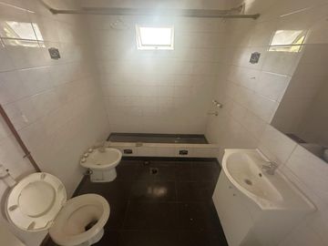 VENTA GALPÓN CON LOCAL Y OFICINA PIÑEYRO AVELLANEDA