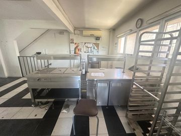 VENTA GALPÓN CON LOCAL Y OFICINA PIÑEYRO AVELLANEDA