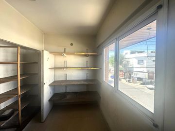VENTA GALPÓN CON LOCAL Y OFICINA PIÑEYRO AVELLANEDA