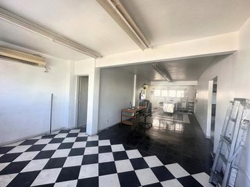 VENTA GALPÓN CON LOCAL Y OFICINA PIÑEYRO AVELLANEDA