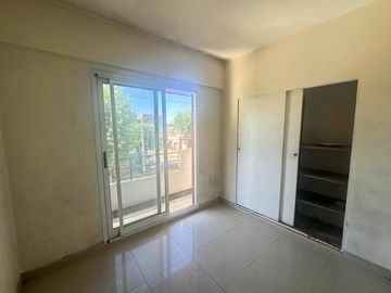 VENTA GALPÓN CON LOCAL Y OFICINA PIÑEYRO AVELLANEDA