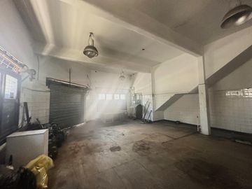 VENTA GALPÓN CON LOCAL Y OFICINA PIÑEYRO AVELLANEDA