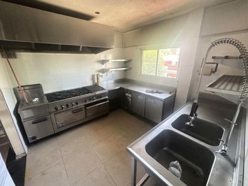 VENTA GALPÓN CON LOCAL Y OFICINA PIÑEYRO AVELLANEDA