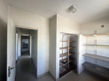 VENTA GALPÓN CON LOCAL Y OFICINA PIÑEYRO AVELLANEDA