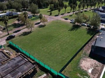 Venta Terreno en Barrio Cerrado Puerto Roldan
