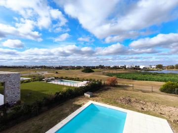 VENTA CASA - EL CANTON VISTA AL GOLF 5 AMBIENTES