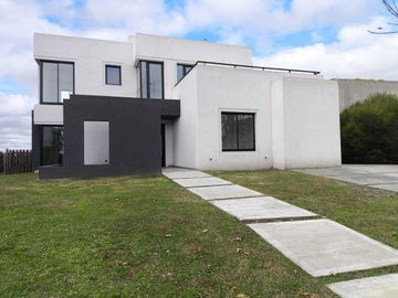 VENTA CASA - EL CANTON VISTA AL GOLF 5 AMBIENTES