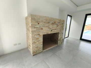 VENTA CASA - EL CANTON VISTA AL GOLF 5 AMBIENTES