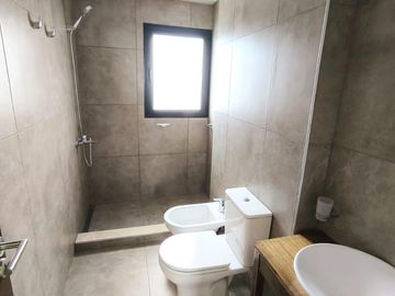 VENTA CASA - EL CANTON VISTA AL GOLF 5 AMBIENTES