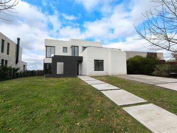 VENTA CASA - EL CANTON VISTA AL GOLF 5 AMBIENTES