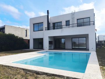 VENTA CASA - EL CANTON VISTA AL GOLF 5 AMBIENTES