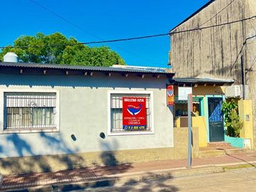 Casa a 100 metros de la Plaza - Capilla Del Señor