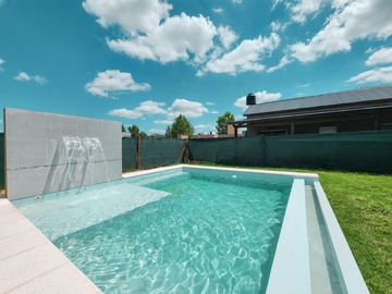 Casa de 2 dormitorios con jardín y pileta en Tierra de Sueños 3, sector A