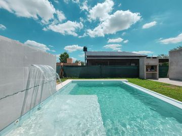 Casa de 2 dormitorios con jardín y pileta en Tierra de Sueños 3, sector A