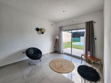 Casa de 2 dormitorios con jardín y pileta en Tierra de Sueños 3, sector A