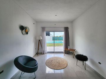 Casa de 2 dormitorios con jardín y pileta en Tierra de Sueños 3, sector A