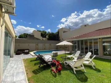 Casa en Devoto doble frente